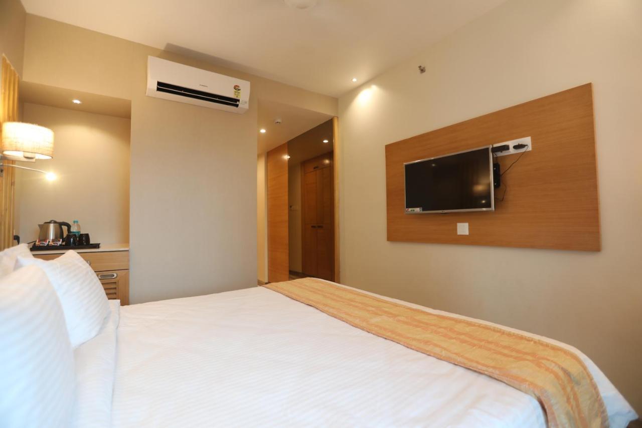 Hotel Cliffton Mumbai Exterior photo