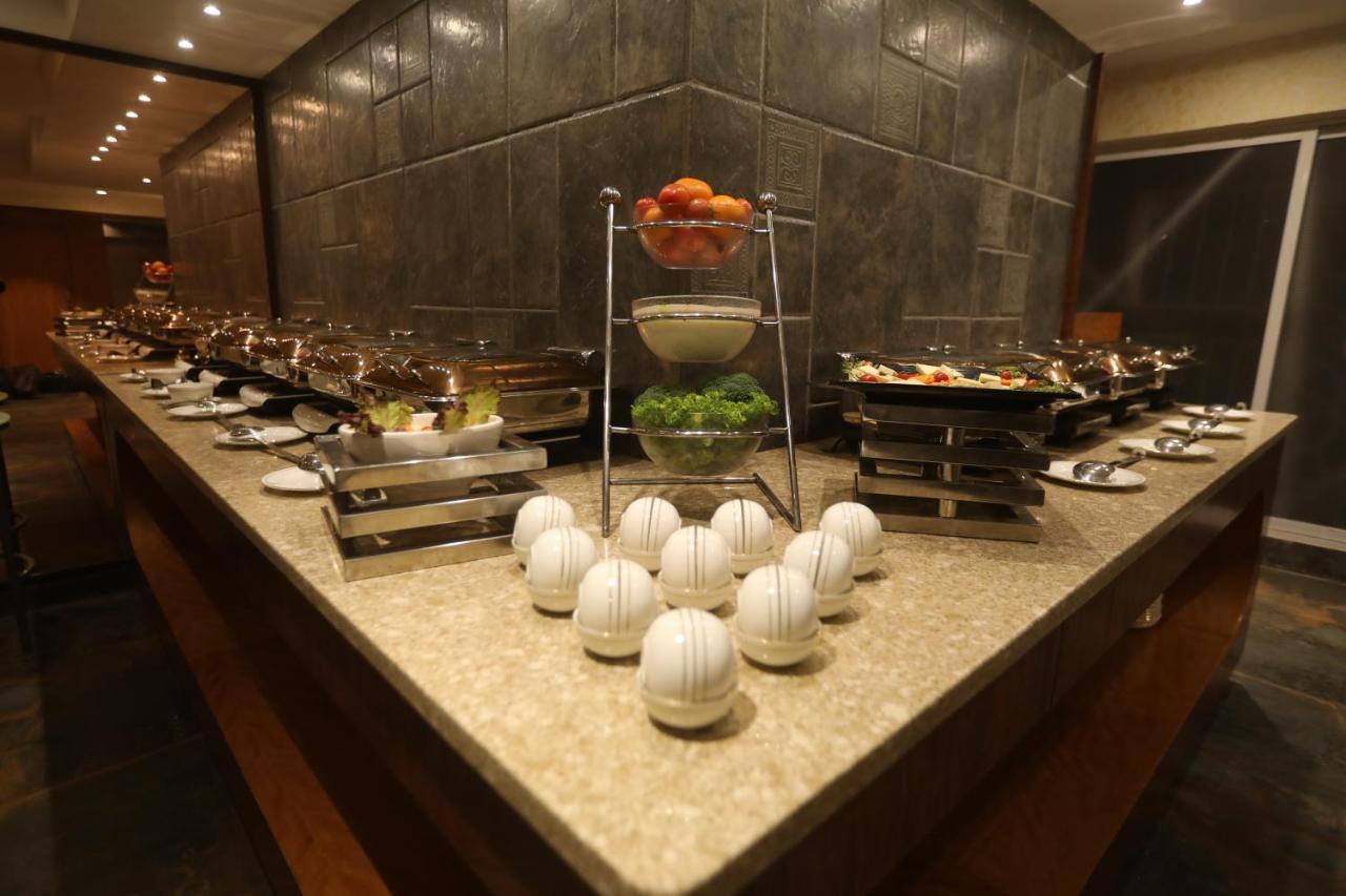 Hotel Cliffton Mumbai Exterior photo